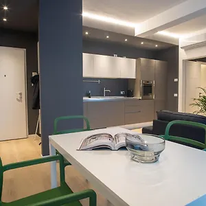 Br Train Station Apartament